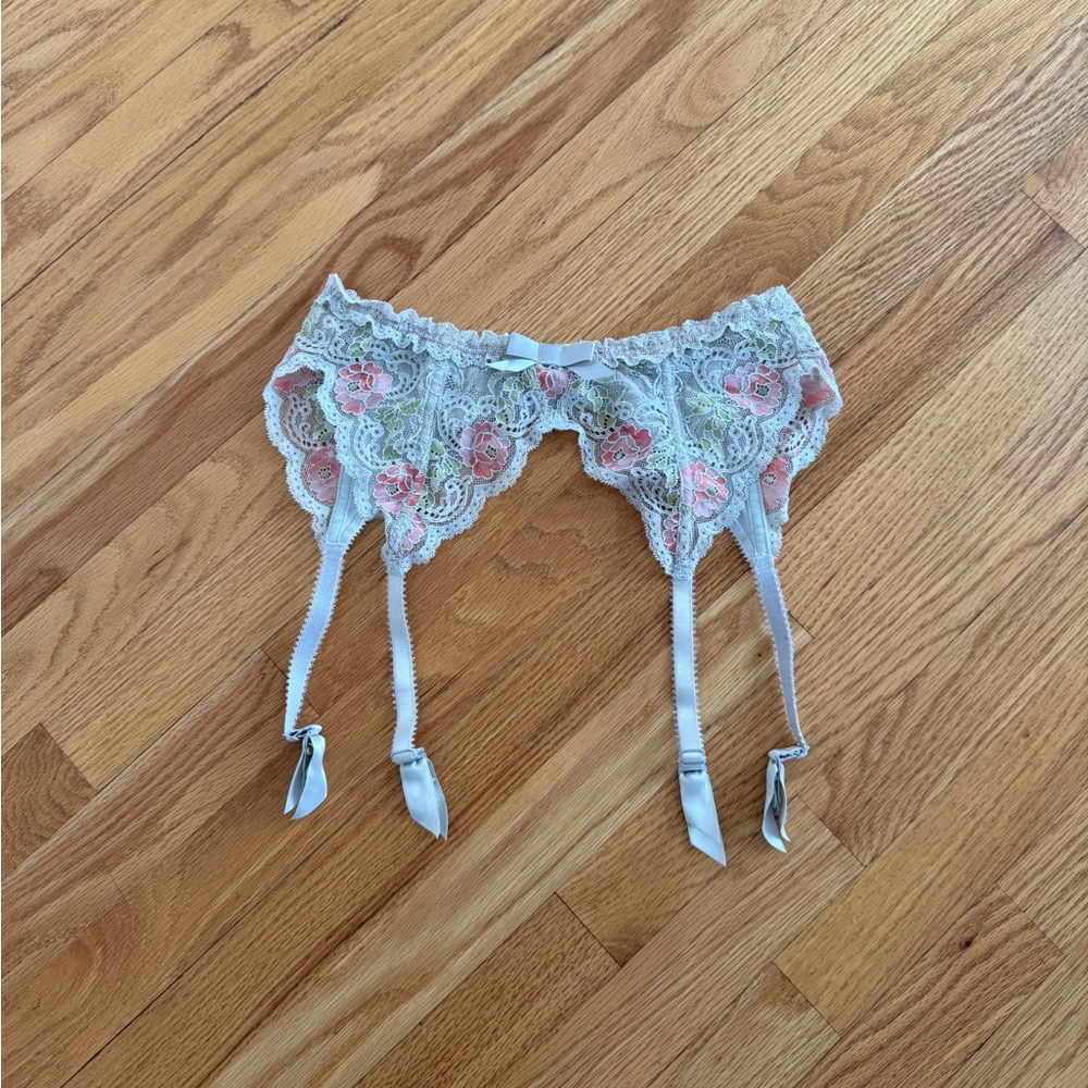 Vintage garter belt lingerie lace floral light blue